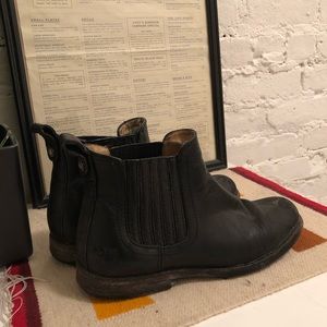Frye Chelsea Boots - 6.5